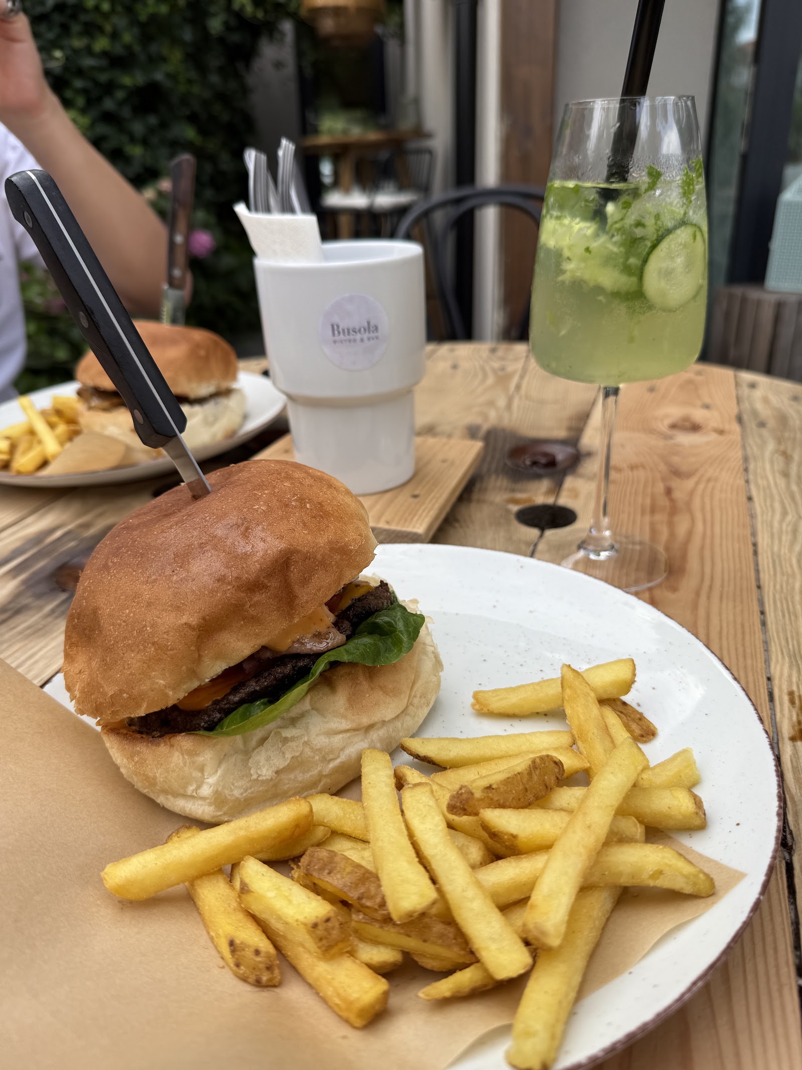 Deser i kawa w Busola Bistro
